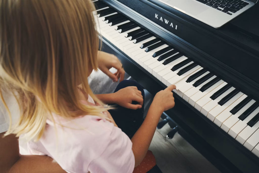 How to Pick the Best Piano for a Child
